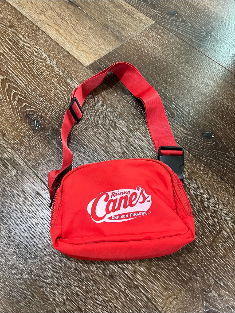 NWOT canes chicken fingers Red belt Bag, fanny bag - Picture 5 of 5